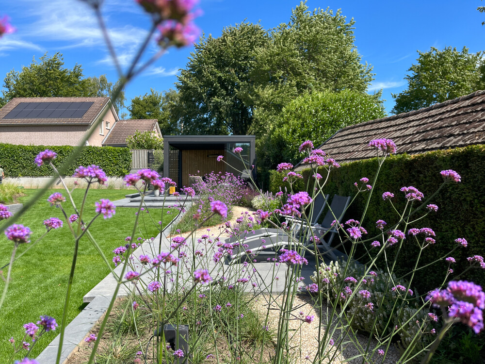 Moderne en onderhouds-vriendelijke tuin