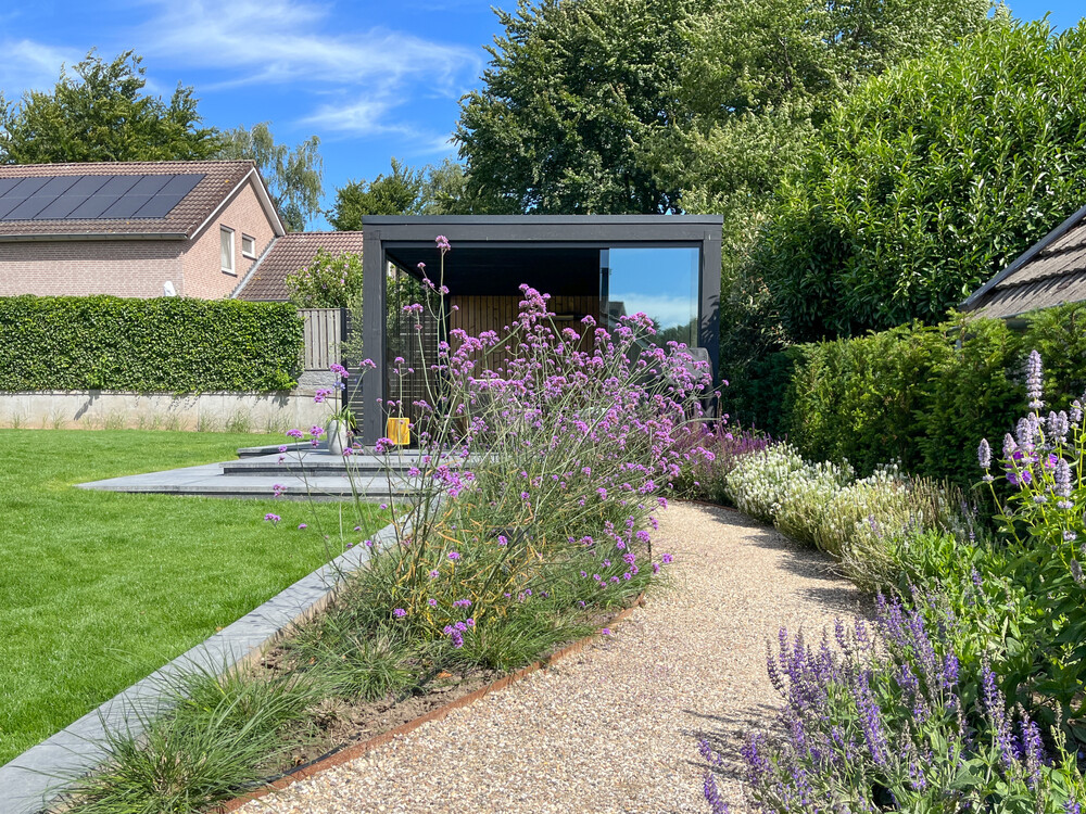 Moderne en onderhouds-vriendelijke tuin
