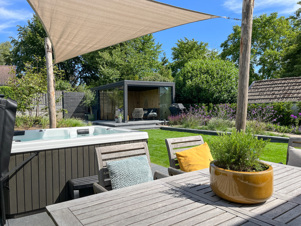 Moderne en onderhouds-vriendelijke tuin